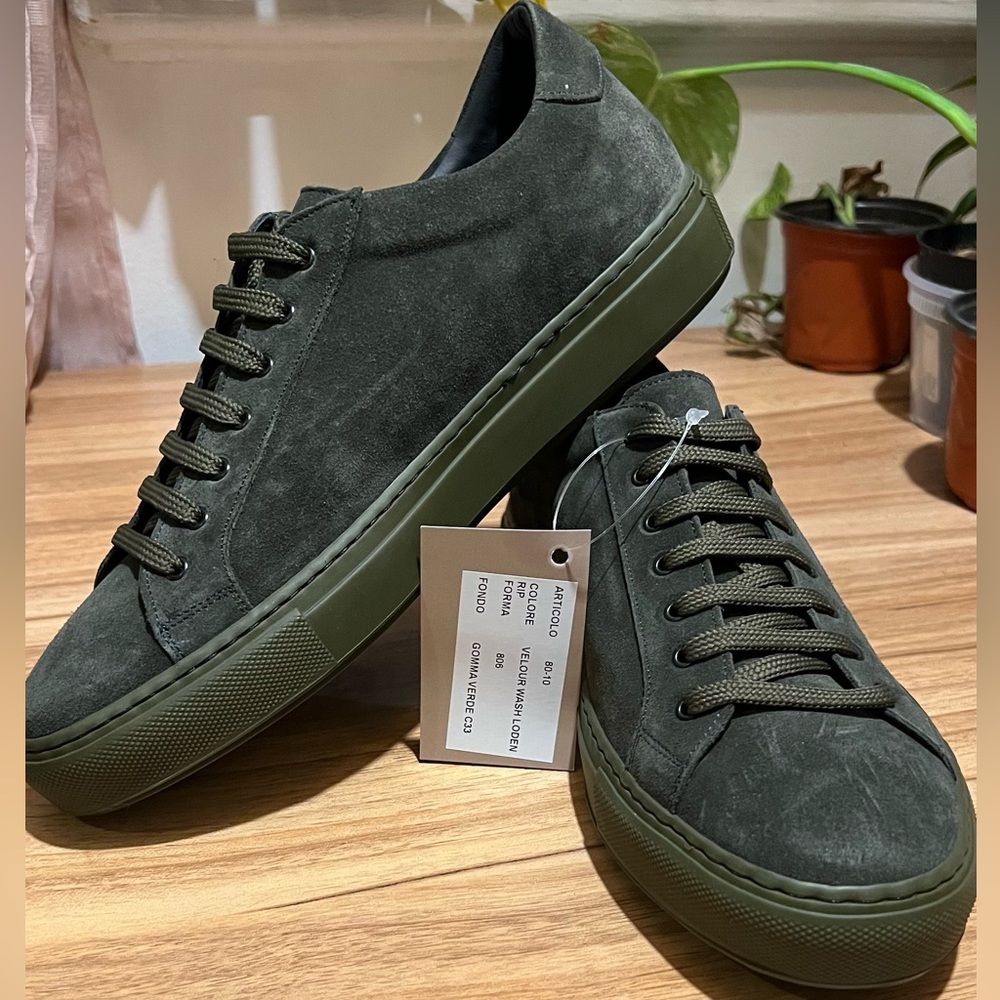 Ankari Floruss Forest Green Suede Sneakers size 9